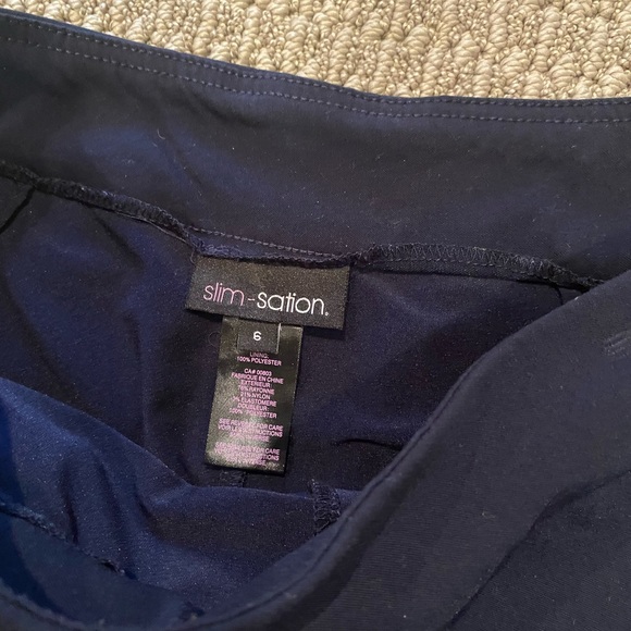 Slimsation 19” Skort in Navy - Picture 3 of 7